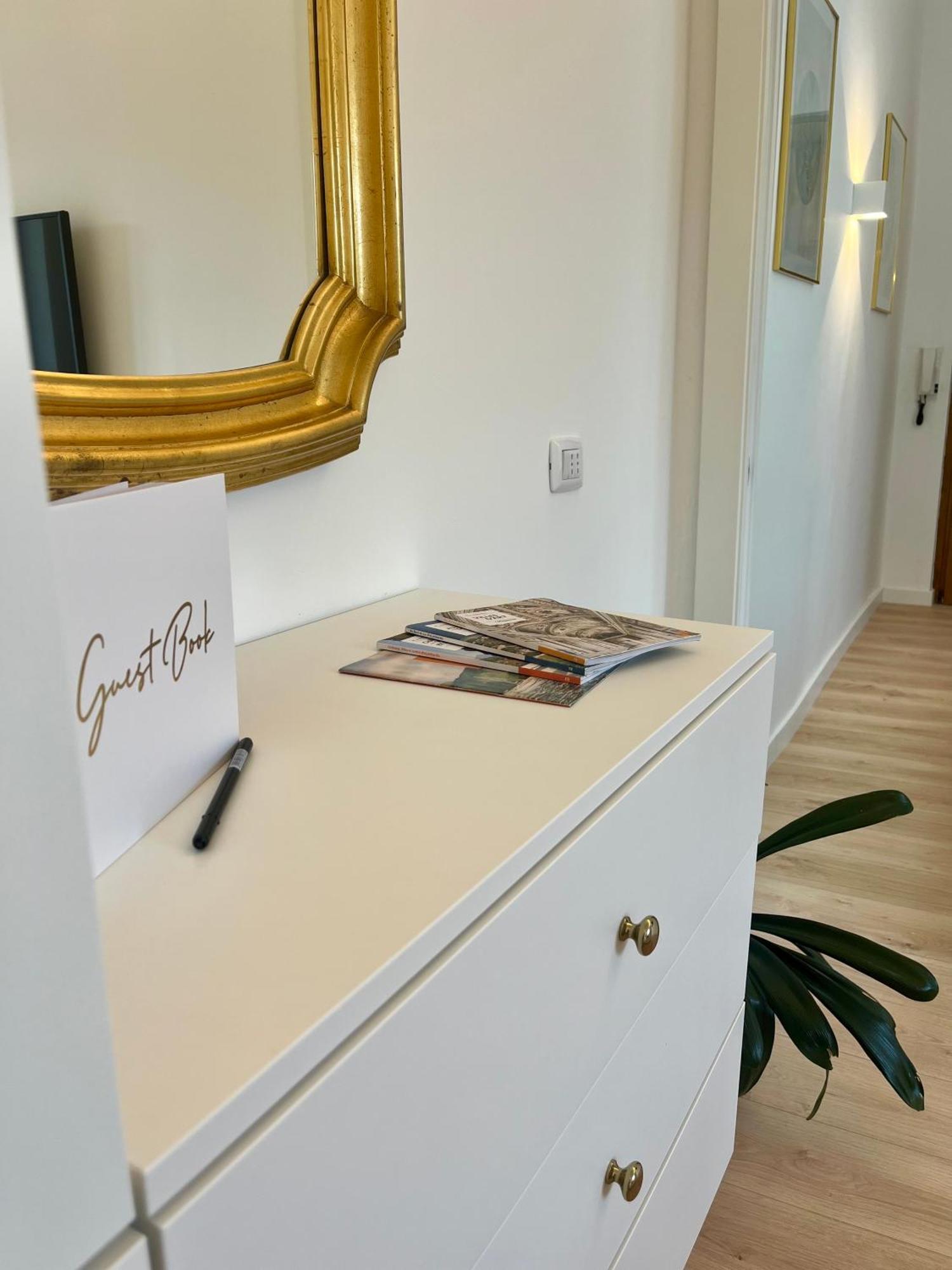 V&C Home Rental Specialist Appartamenti Fronte Lago Maggiore Germignaga Экстерьер фото