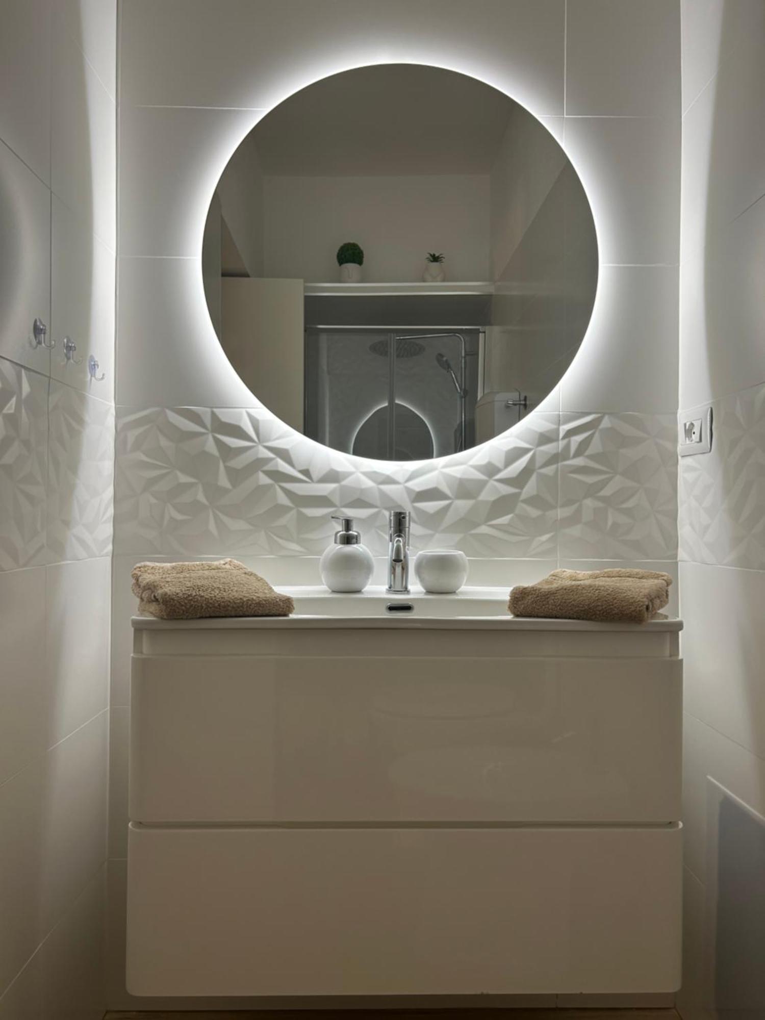 V&C Home Rental Specialist Appartamenti Fronte Lago Maggiore Germignaga Экстерьер фото
